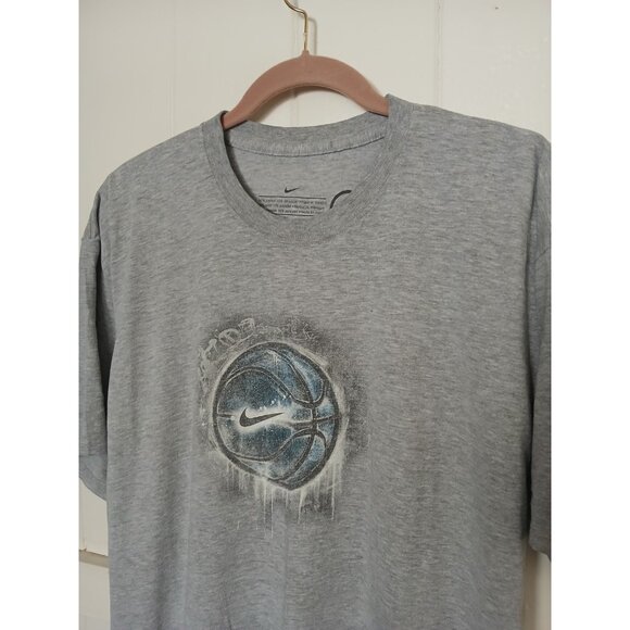 Vintage Y2K Nike Basketball Center Swoosh Graphic T-Shirt Gray Short Sleeve - Picture 4 of 8